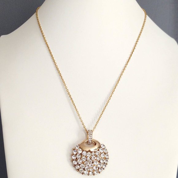Gold and faux diamond cluster pendant necklace - Picture 1 of 13